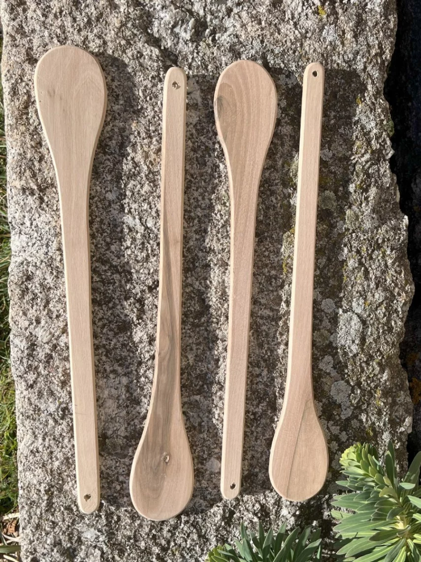 Cuillère plate en Frêne  57 cm