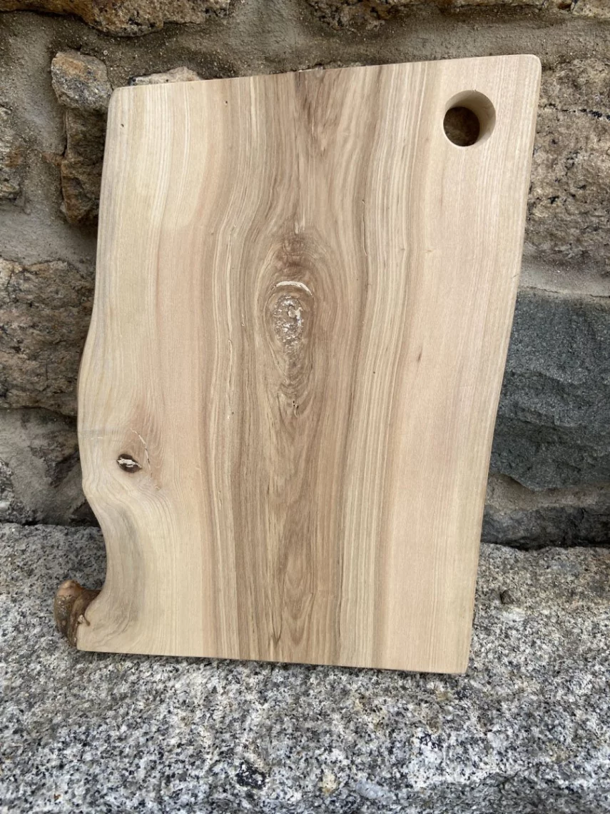 Planche &agrave; d&eacute;couper en bois de fr&ecirc;ne de l'Aubrac Londe