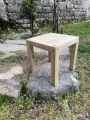Table basse carr&eacute;e en bois massif de l'Aubrac 40cm x 40cm x 40cm