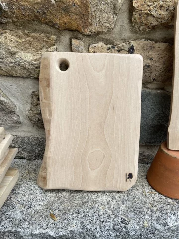 Planche &agrave; d&eacute;couper en bois de h&ecirc;tre Coumborbe