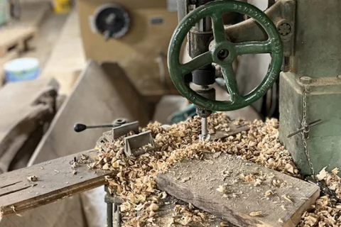 Découvrez atelier-bois-aubrac.fr 